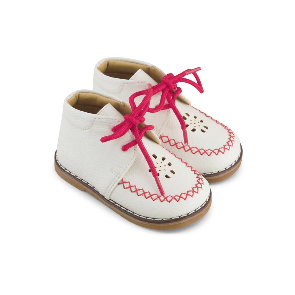 נעל גבוהה חירור פרח