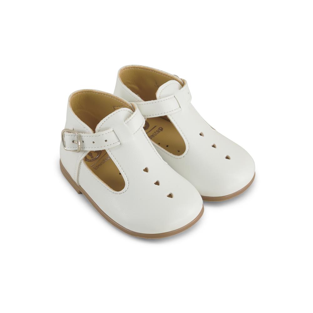 נעל t בחירור לבבות