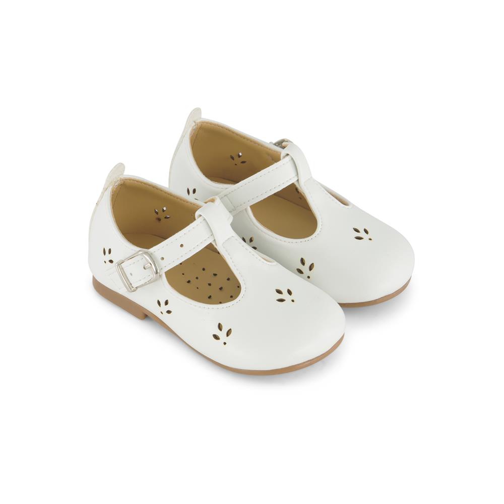 נעל בייבי t בחירור עדיין